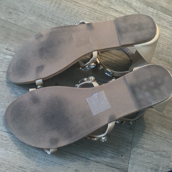 Shoedazzle Rhinestone Embellished Taupe Sandals GUC 9.5 - Picture 5 of 9